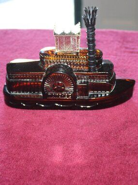 Vintage collectible Avon "Side Wheeler" aftershave decanter
